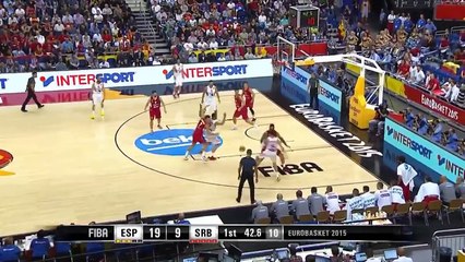Fernandez s through the legs dish to Hernangómez   Spain vs  S