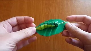 Origami caterpillar on a leaf (part 1/2)