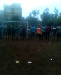 FOOTBALL MATCH AT MUD IS LAND (1)