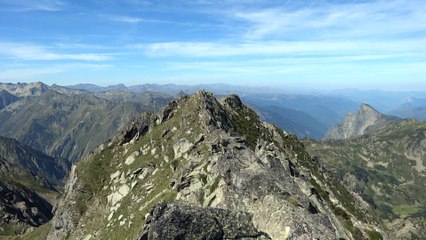 Au sommet du Roc Blanc (2542m) en Ariège