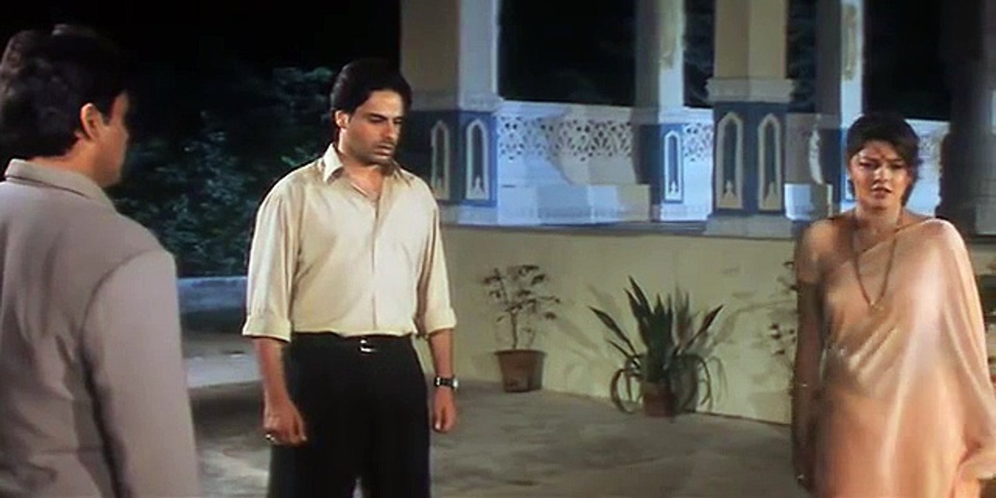 Govinda (Naseeb) -  the final scene of suicide