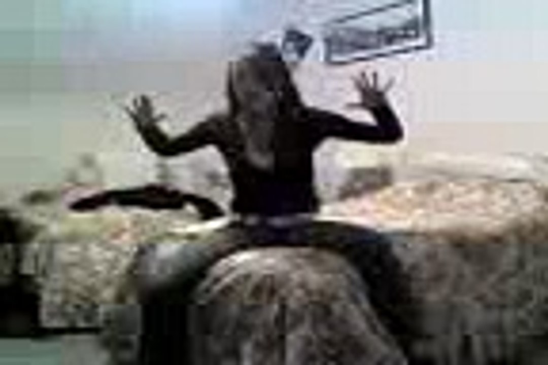 lEGS BEHiND hEADD _ YAY