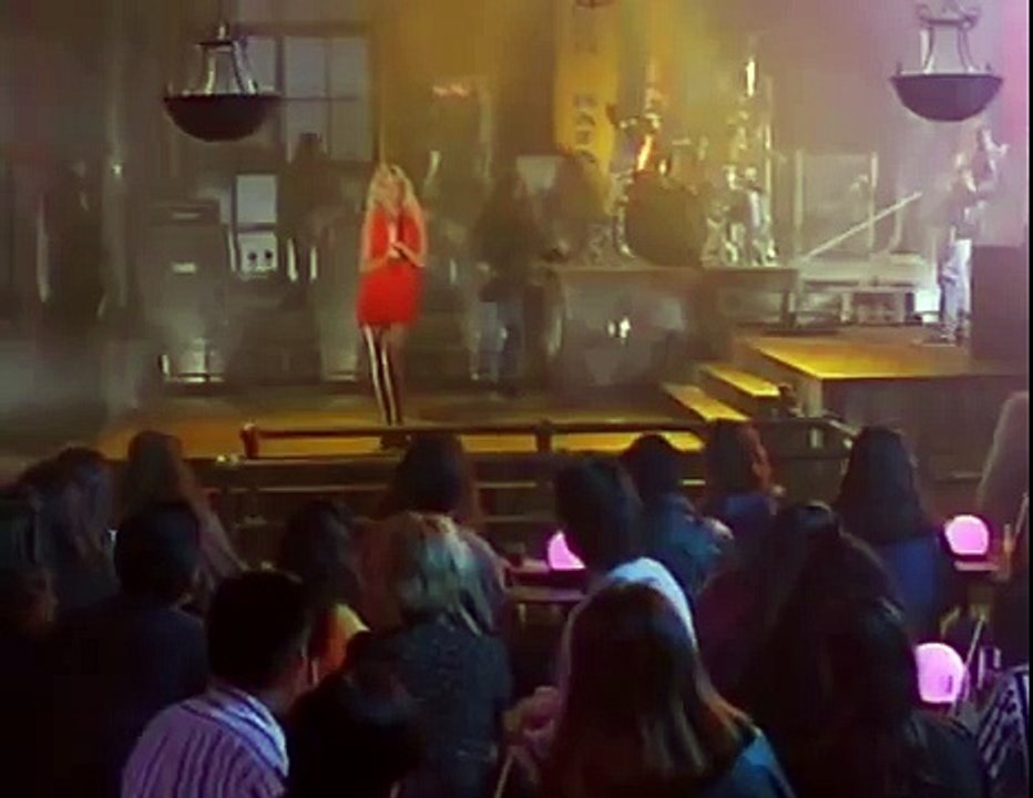 Paulina Rubio - Besame en la Boca