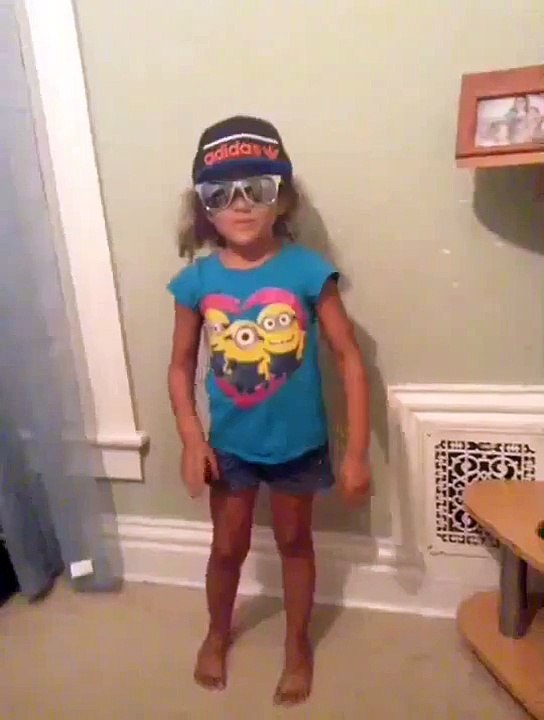 Little girl dance