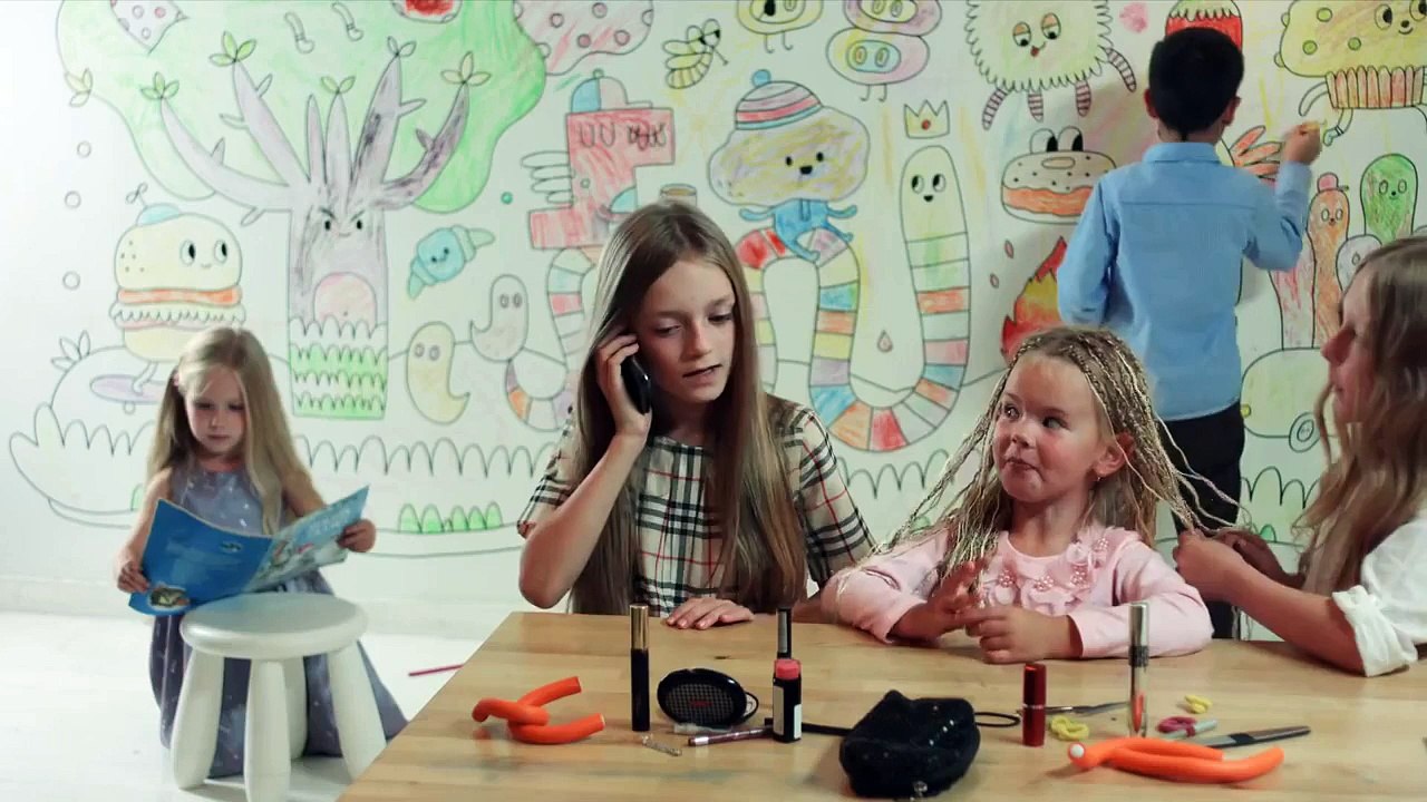 Russian Children Sing The Vladimir Putin Birthday Song