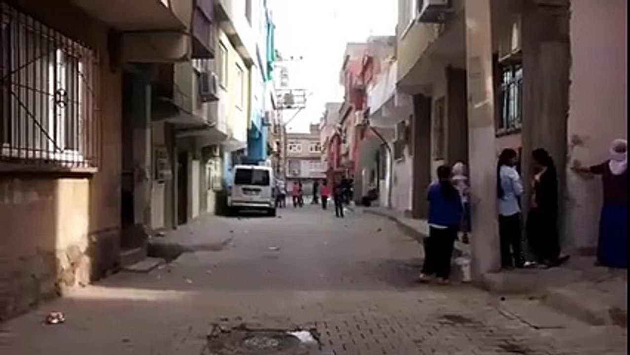 Kurdish resistance in the street