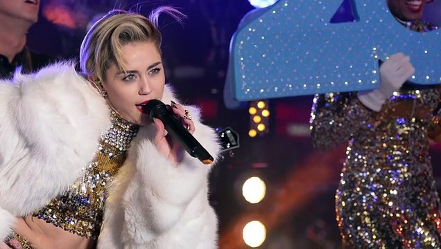 Bill Murray Discusses Working w Miley Cyrus Comic-Con 2015