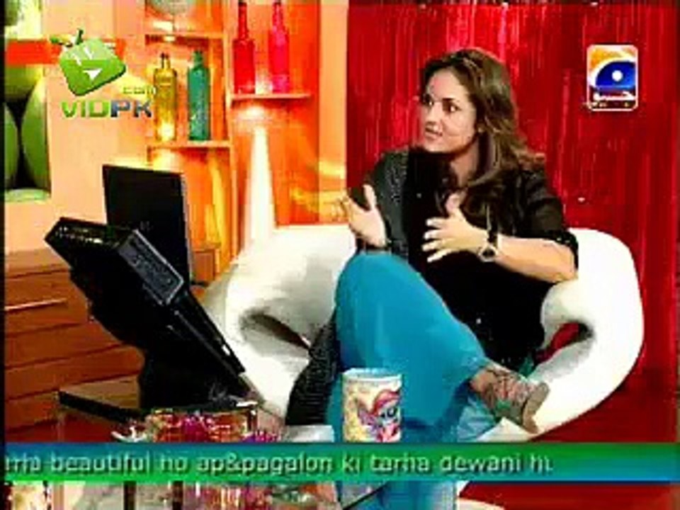 Watch Reaction Of Shahid Afridi When Nadia Khan Asked About Chumma (Kiss)