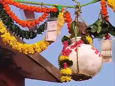 Yeh Rishta Kya Kehlata Hai- Naksh Turns Shri Krishan & Save A Girl From Goons- 5 September 2015