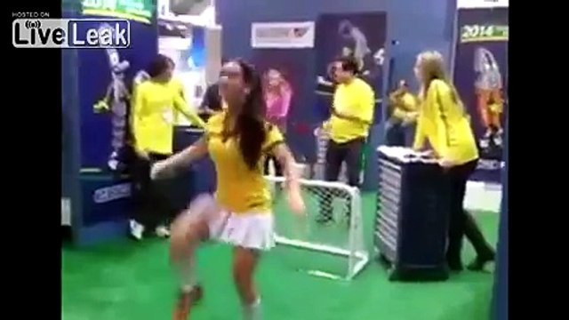 Hot Brazilian Girl with Amazing Freestyle Football Skills