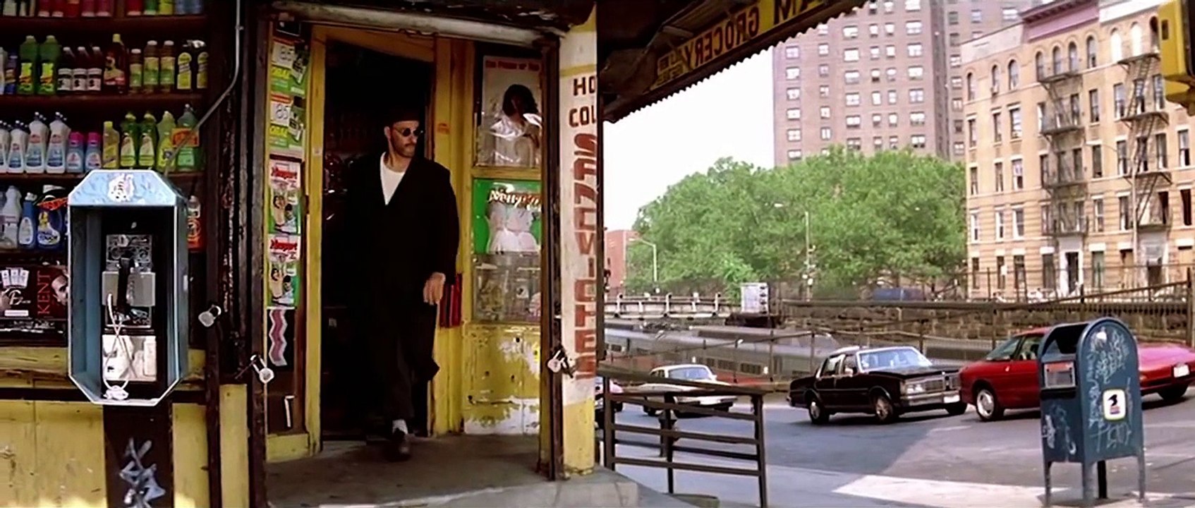 LEON: The Professional Trailer [HD]