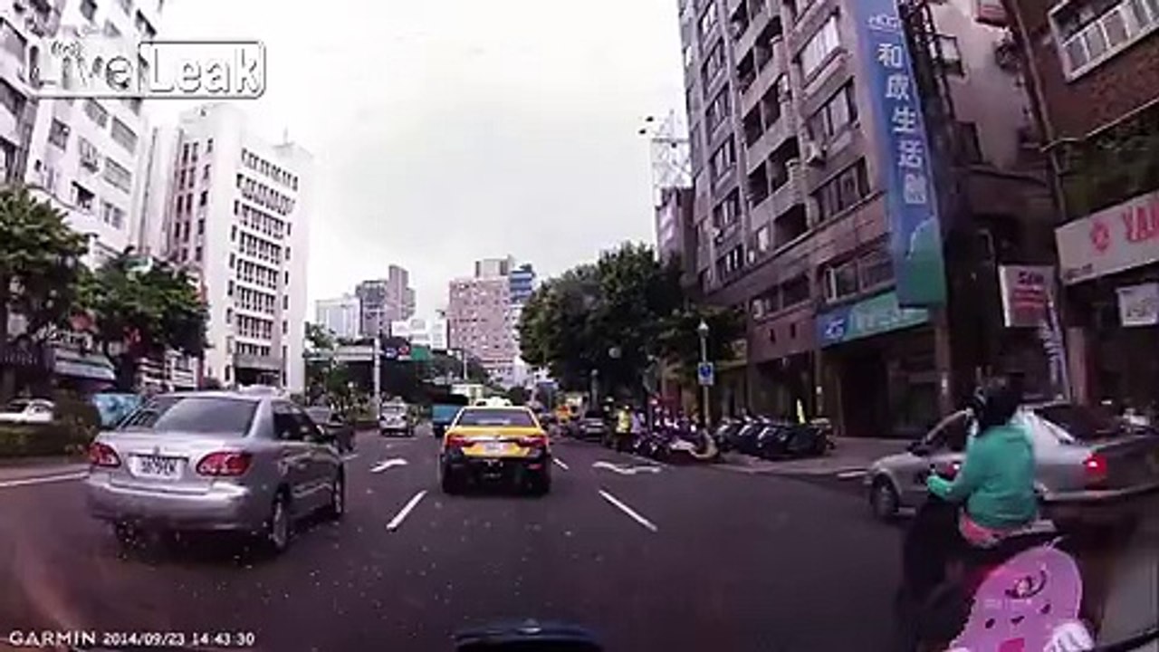 two motorcycle collided together at the intersection