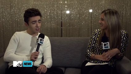 Did A Fan Really Stroke Nathan Sykes Feet On Stage  MTV News