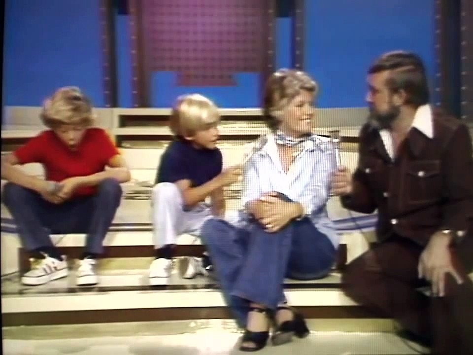 Bobby Bare and family Singing In The Kitchen