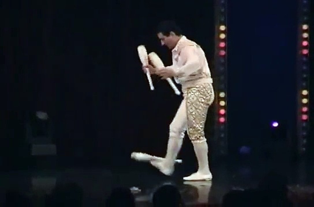 Amazing Juggling Act