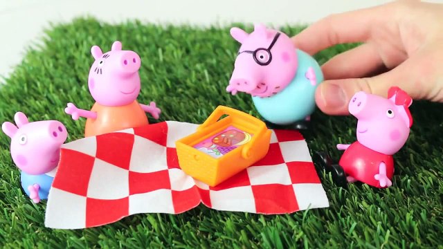 New Peppa Pig Play Doh Picnic Adventure Car Play Dough Sandwich Lunch Mummy Pig DisneyCarToys 2015