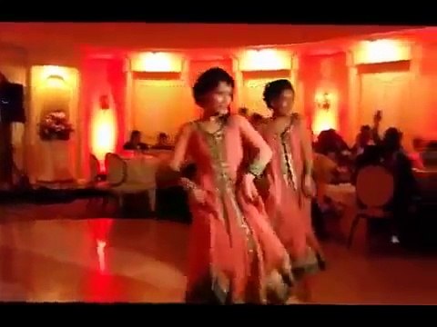 Maria Shaadi Dance Pakistani wedding mehndi 2013