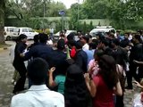 Virat Kohli mobbed by girls at Talkatora Stadium, Delhi