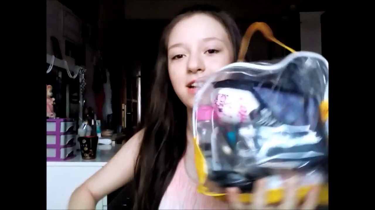 Seyahat Çantamda Ne Var? // What's in my travel bag?