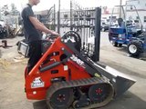 i 93 Thomas 25GT Mini Skid Steer Compact Tractor Loader