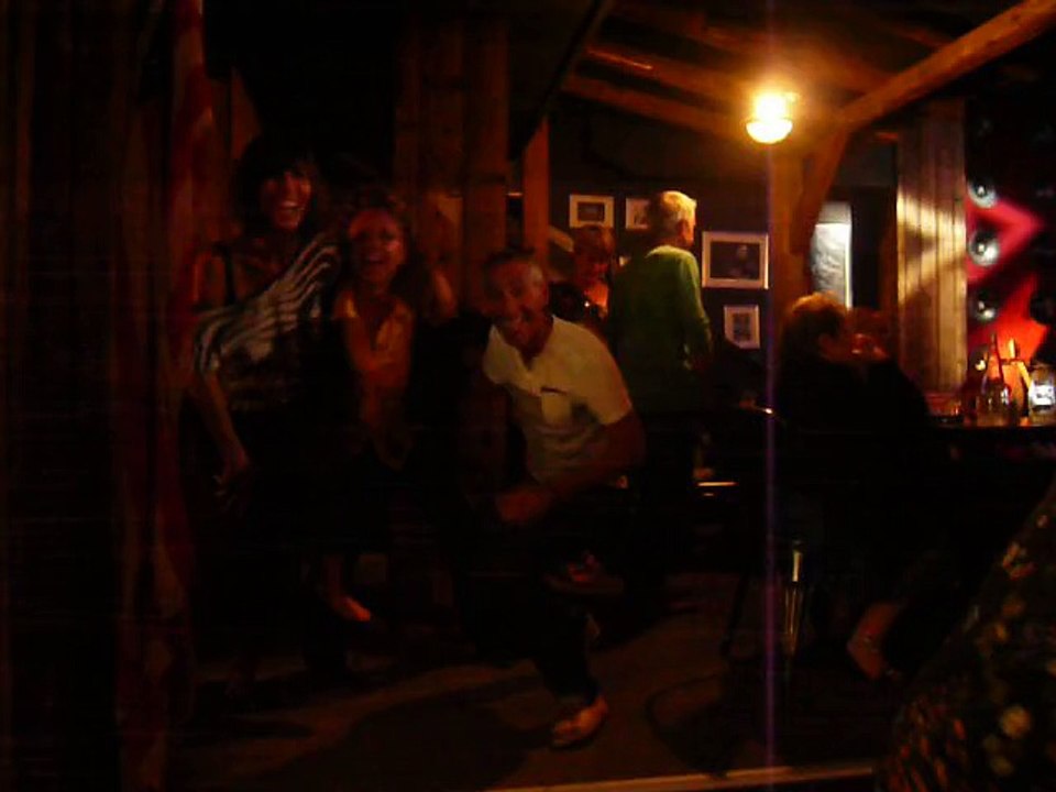 Arts créatifs et expressiOn libre ! Hi !....5sept 15 au Road café, Doussard