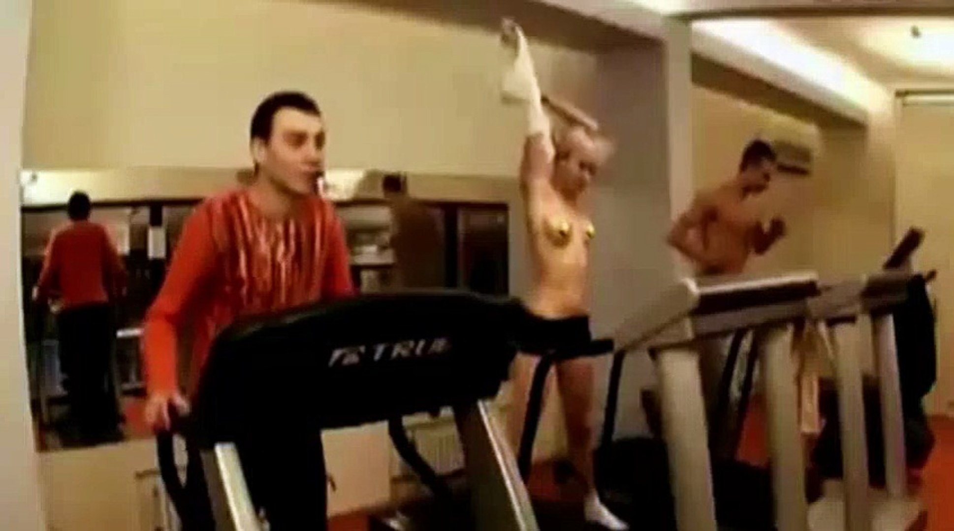 Funny Sexy Girl Prank Video Inside Gym Room Video Dailymotion