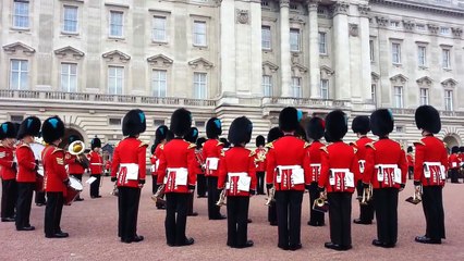 Queens Guard Plays Game of Thrones Intro