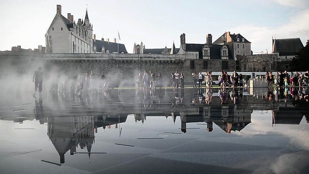 Après Bordeaux, Nantes a aussi son miroir d'eau