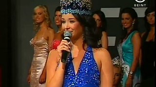 Miss World falls on stage