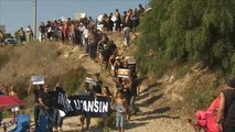 متظاهرون أتراك يطالبون بوقـف مأساة اللاجئين السوريين