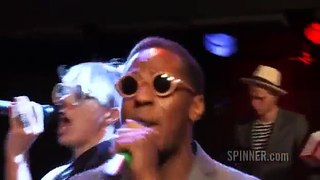 Mark Ronson & The Business INTL - Bang Bang Bang (live)