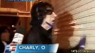 Charly Garcia piñas en la trastienda