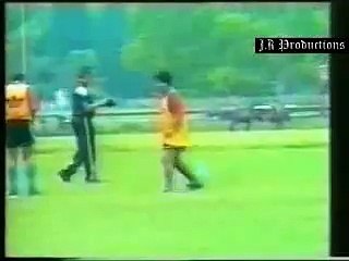 Maradona amazing football and dribble skills