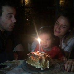 Oli soplando la velita en el cumple de Paula - 06 de Septiembre