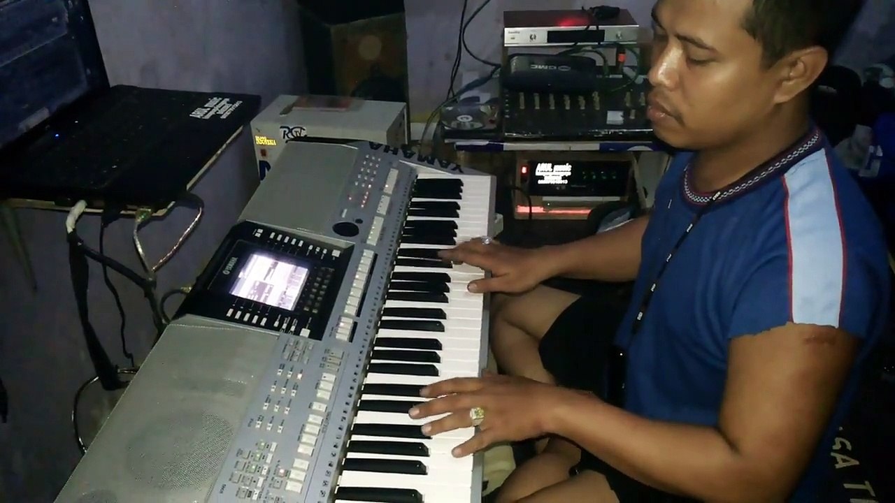 Sampling arabic voice sikah style.by arul music