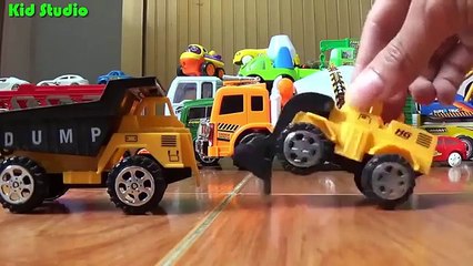 Car toy   Xe ô tô máy xúc tìm trứng vàng   Fiding and Unboxing golden egg kinder surprise