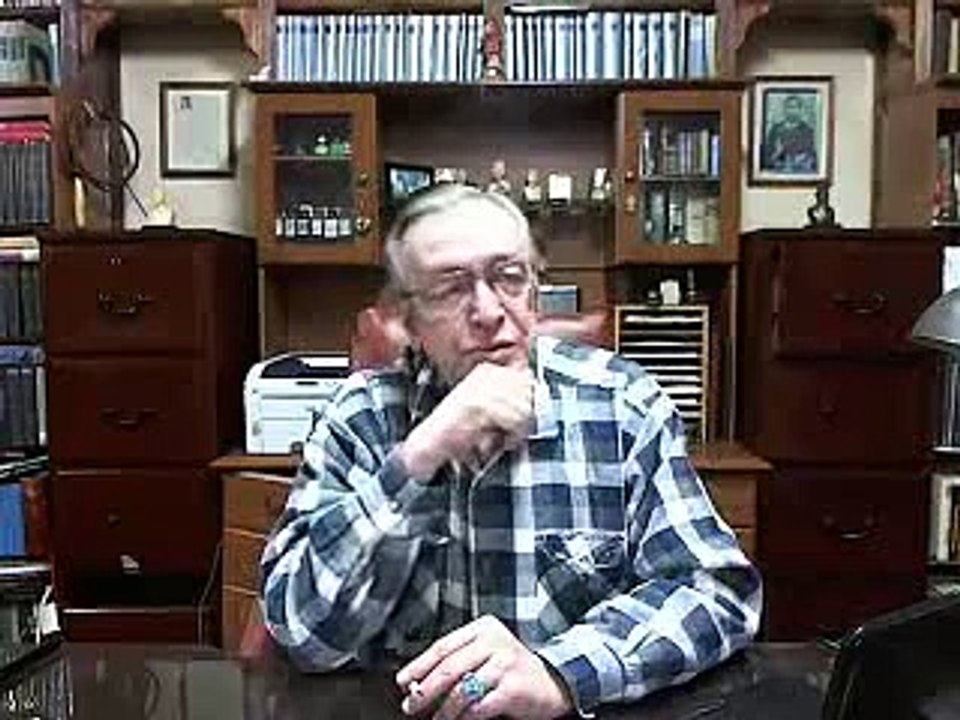 Olavo de Carvalho fala sobre como a midia manipula as massas