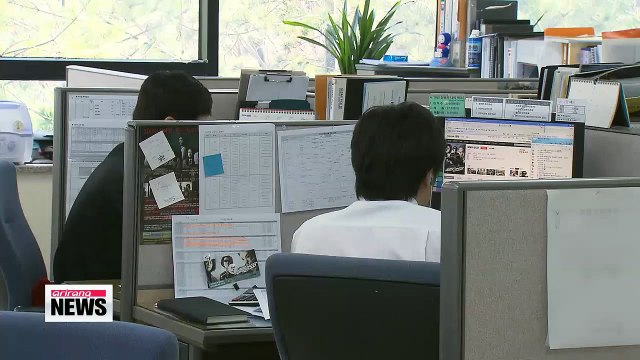 One in 10 workers at Korea's public institutions are temporary workers