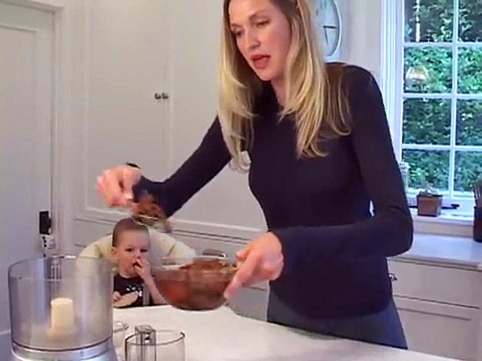 Recipes for Babies: How to Make Apricot, Peach, and Raisin Puree for Toddlers - Weelicious