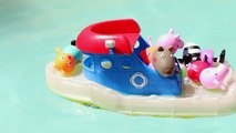 Peppa Pig SHARK ATTACK!!! Peppa Pig Family Boat Vacation Killer Whale and Sharks Pool DisneyCarToys