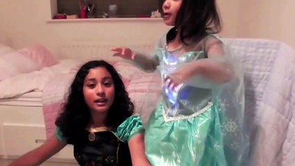 Funny disney's Frozen, Anna, Elsa  singing let it go Elsa has a walk out!!