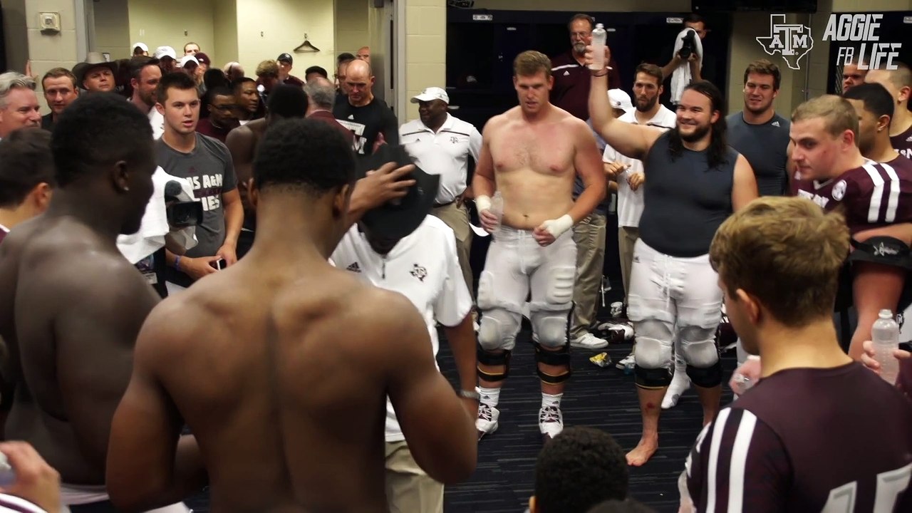 Enorme fête dans les vestiaires des Texas A&M après le speech du Coach Sumlin