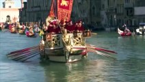 Des milliers de spectateurs assistent à la Régate historique de Venise
