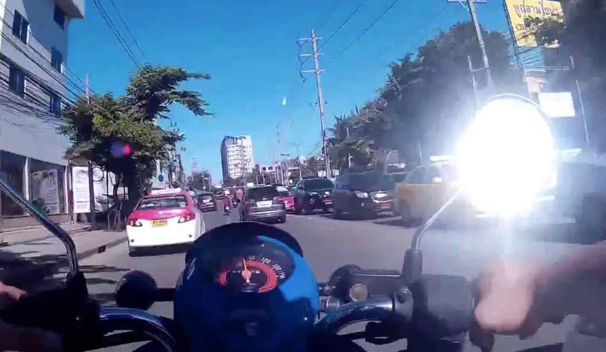 Thaïlande : Une boule de feu traverse le ciel