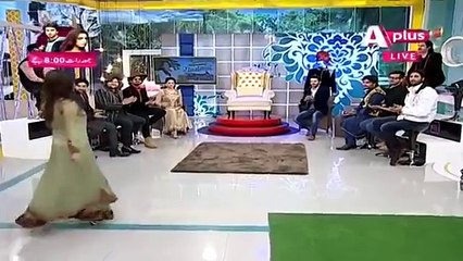 Filmstar Laila Doing Cheap Dance On Her Namesake Song On Noor's Live Morning Show