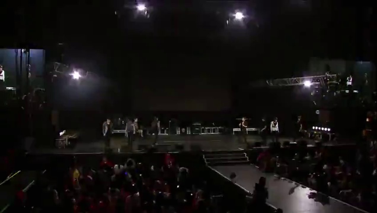 110409 Super Junior feat TRAX & Max (DBSK) - Don`t Don remix @ SM Town Concert in L.A.