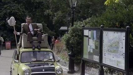 Mr Bean fête ses 25 ans sur le toit de sa Mini