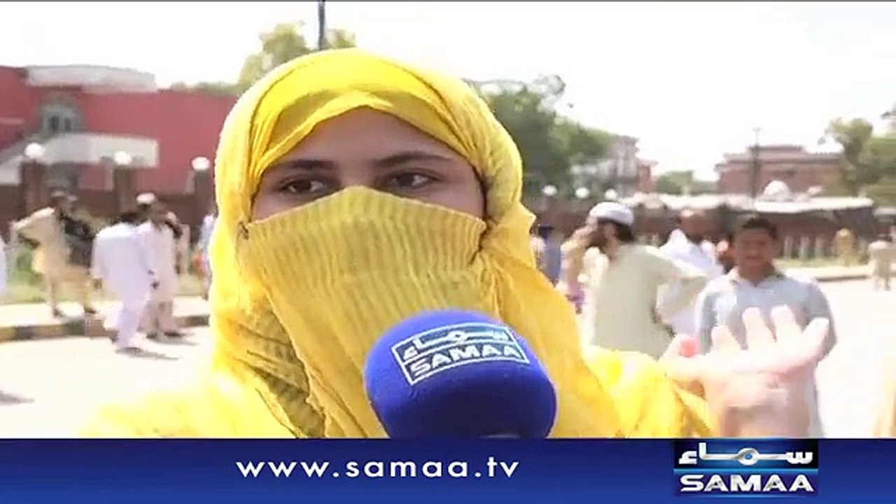 KP police Resorted to Baton Charge Against Protesting Young Doctors in Peshawar
