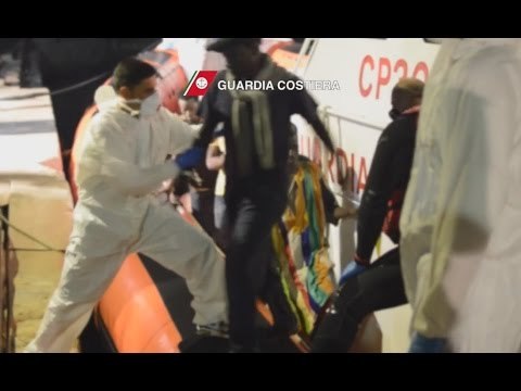 Lampedusa - 107 migranti salvati dalla Guardia Costiera (07.09.15)