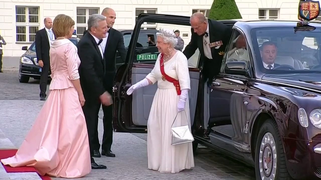 Queen to become longest reigning British monarch in history